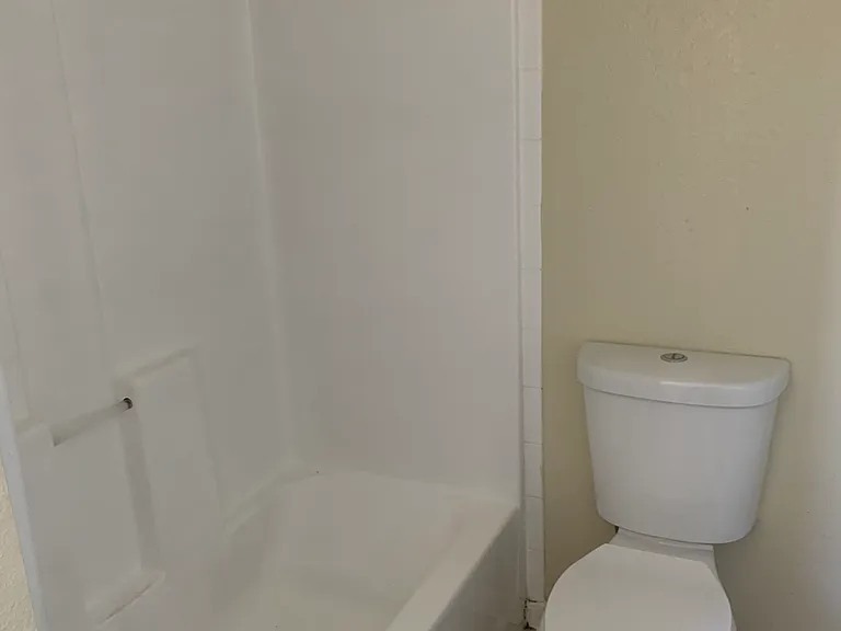 16108 Van Ness Ave #10 — Photo 14