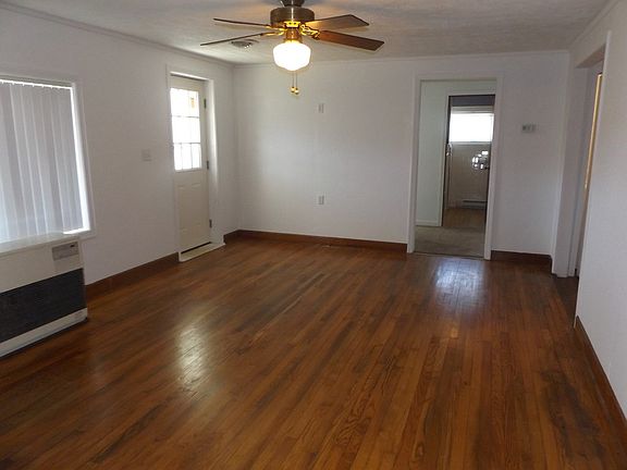 4th image of 273 Pioneer Cir