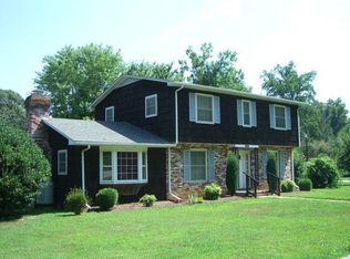 17 E Glenview St, Marion, NC 28752