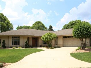 5 Woodbine Rd, Mason City, IA 50401
