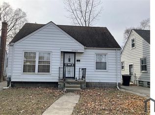 19346 Kingsville St, Harper Woods, MI 48225