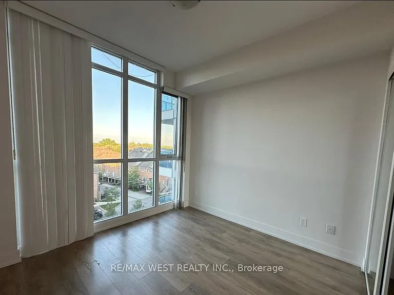 9471 Yonge St #630 — Photo 5