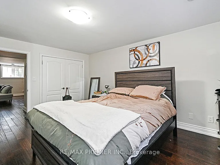 916 Scarlett Rd #BASEMENT — Photo 19