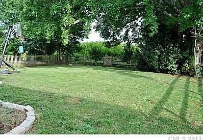 3rd image of 8704 Fieldcroft Dr