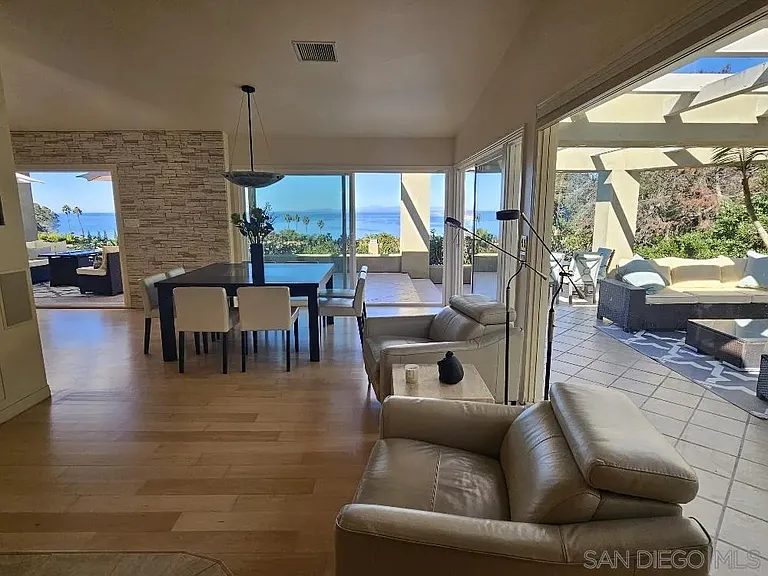 7275 Via Capri — Photo 26