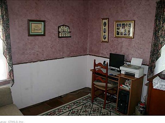 4th image of 65 Bedford Ave