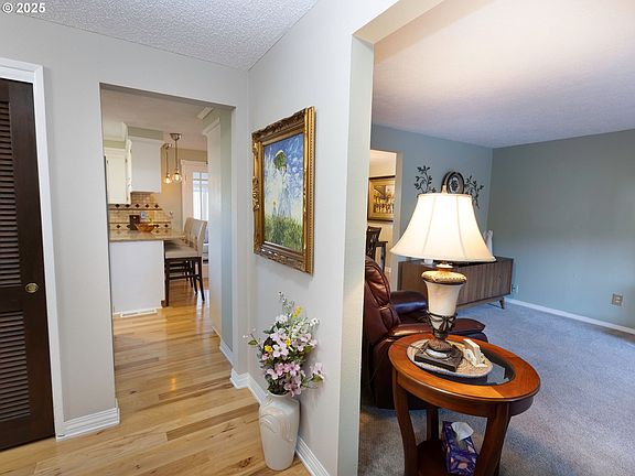 4th image of 17798 SE Paradise Dr