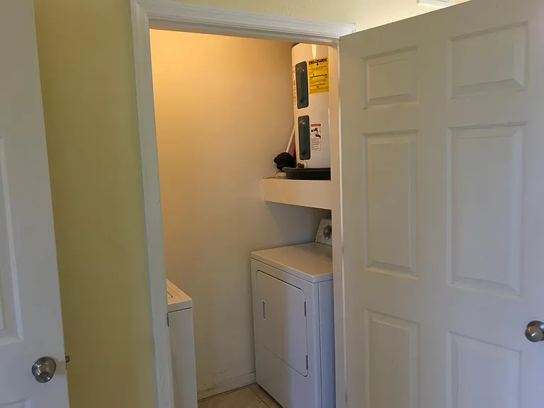 2000 Erving Cir #GROUND FLOOR — Photo 7