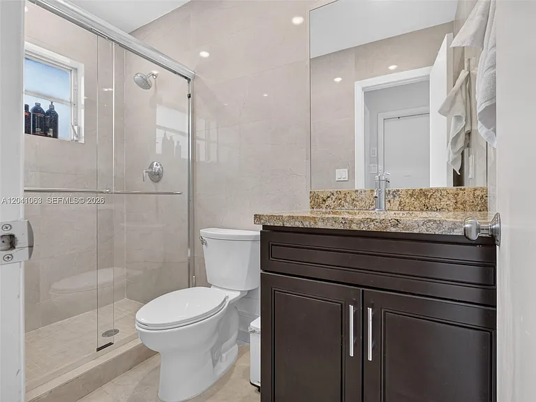 16641 Royal Poinciana Dr — Photo 32