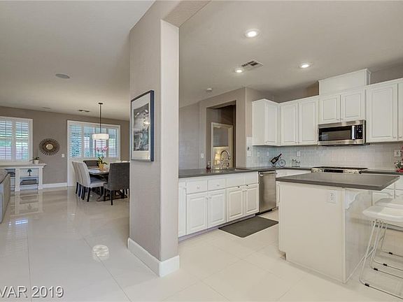 4th image of 2209 Silvereye Dr