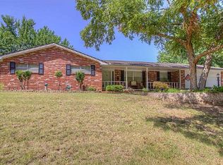 1021 Meadow Dr, Bartlesville, OK 74006