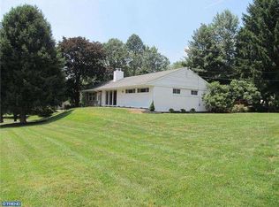 301 Meadowglen Ln, Media, PA 19063