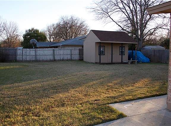 3rd image of 6928 Riviera Dr