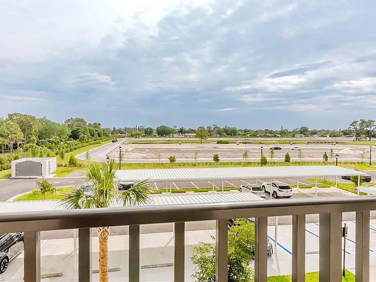 18461 Copperhead Ct N #431 — Photo 2