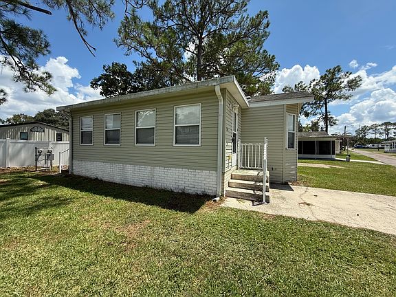 2nd image of Avocado Ln #543