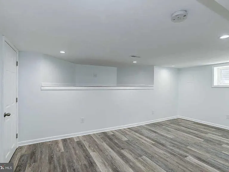 1732 N Veitch St — Photo 26