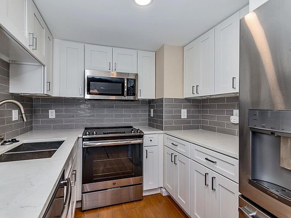 5th image of 350 N Detroit St #313