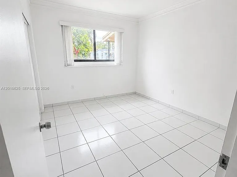 765 W 70th Pl — Photo 10