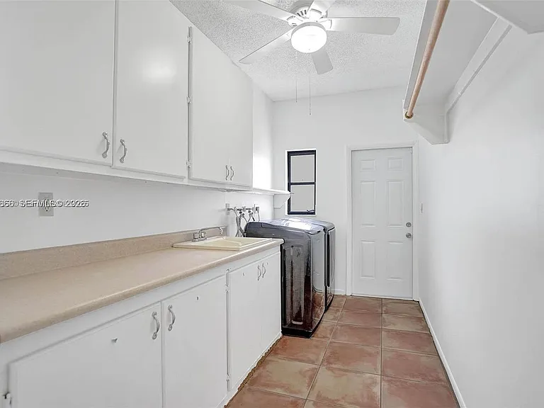 16610 Royal Poinciana Ct #16610 — Photo 8