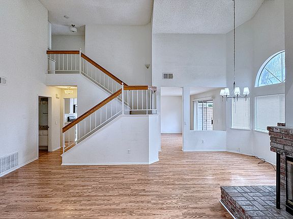 5th image of 2477 Norte Vista Dr