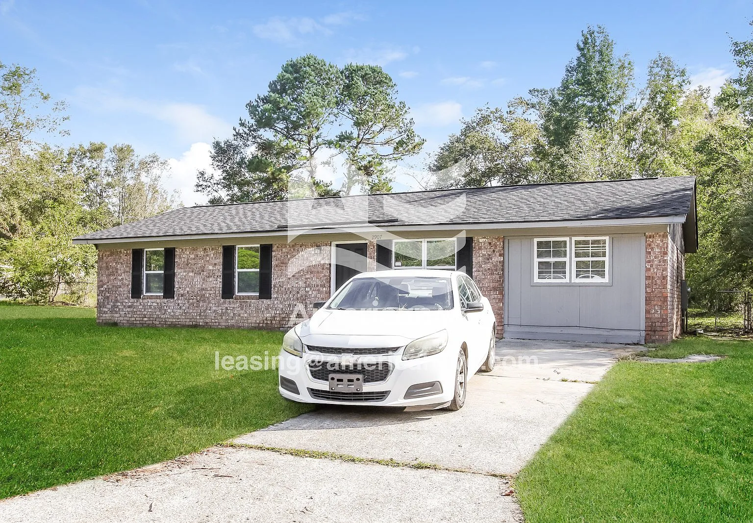 3 bed, 1.5 bath, 1300 sqft, $1,231 — Photo 4