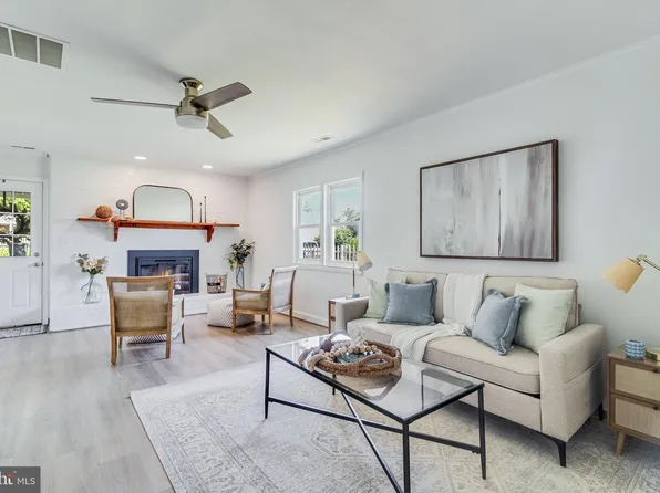 27212 Danville St, Mechanicsville, MD 20659