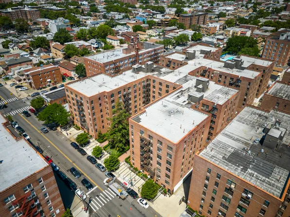 2546 East 13th Street image 4 of 24