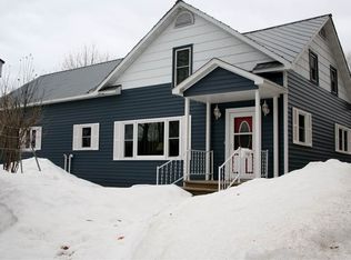 718 W Onota St, Munising, MI 49862