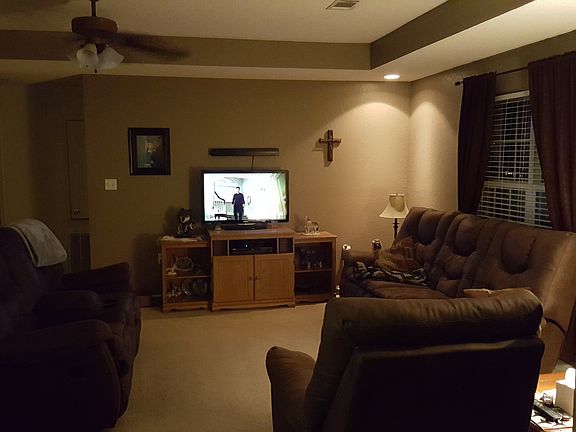 5th image of 15 Brenda Dr