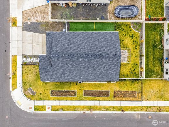 3rd image of 4210 Cove West