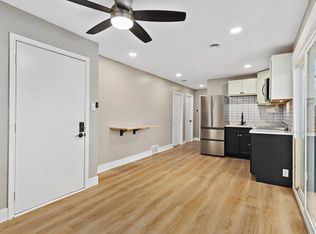 98 Elmhurst St UNIT B, Crystal Lake, IL 60014