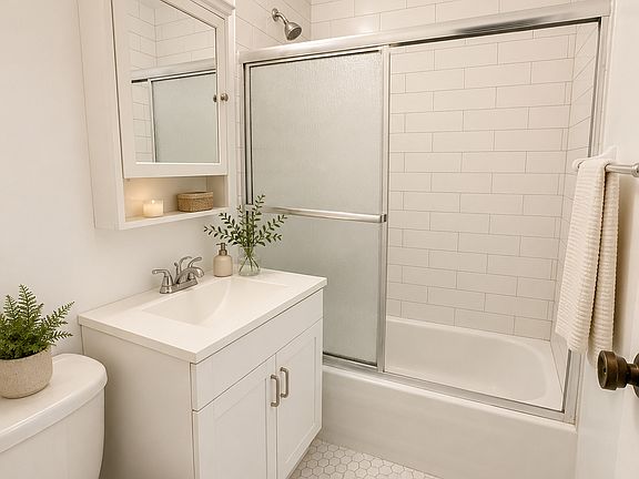 5th image of 314 W 52nd St APT 3