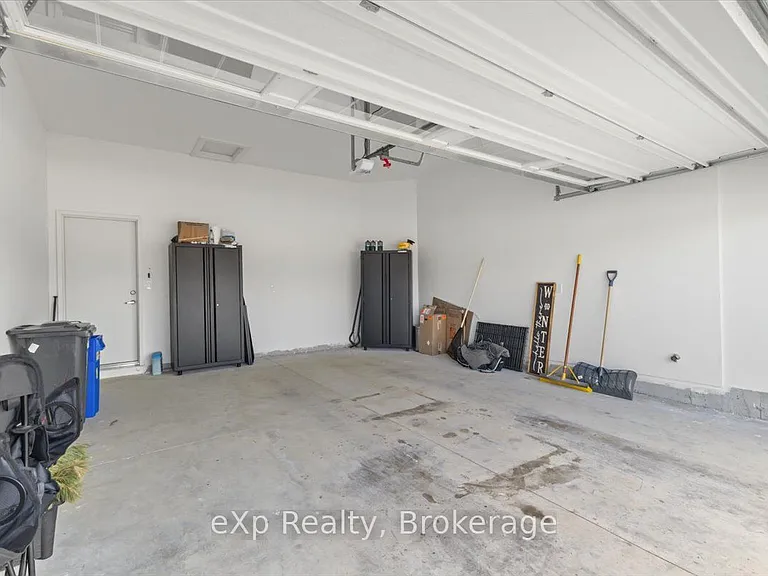319 Telford Trl — Photo 18