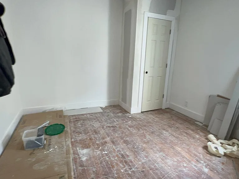 679 E 223rd St #2R — Photo 9