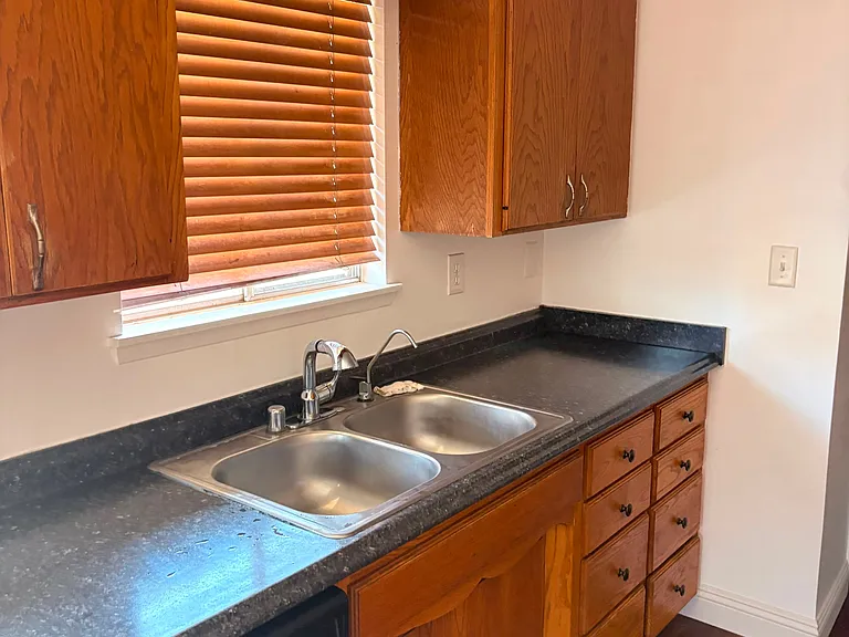 6143 Chadwick Ave — Photo 4