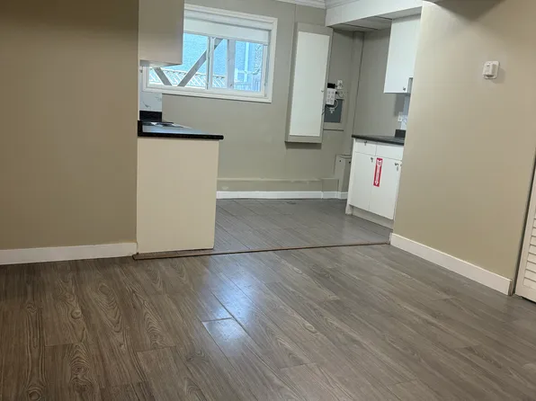 10111 131st St, Surrey, BC V3T 3P5