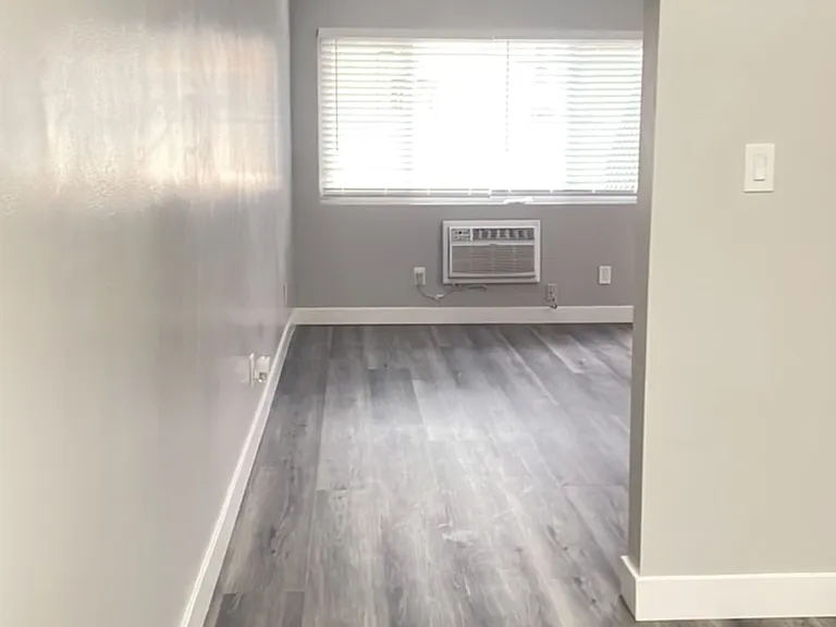 Vine Fullerton Apartments — Photo 38