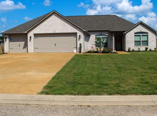 9 Silverhill Cv, Jackson, TN 38305