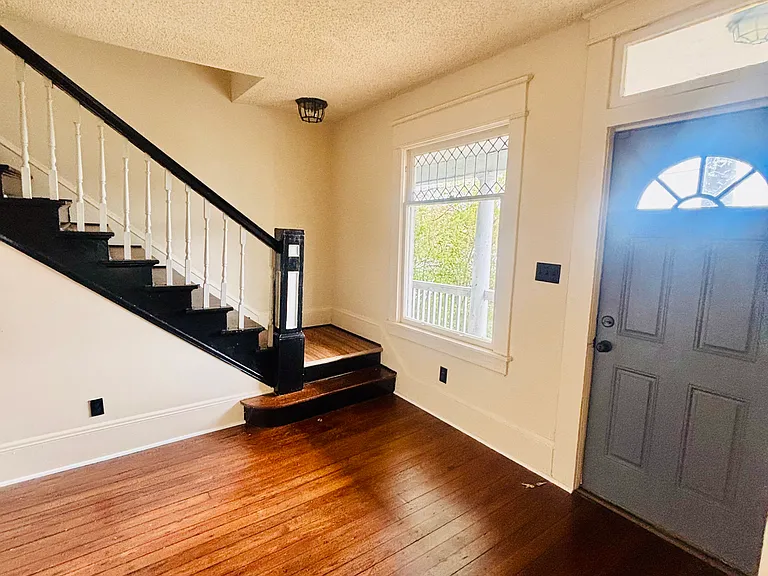 1111 Orange Ave NW #A — Photo 9