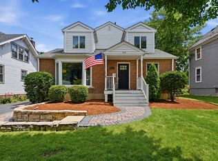 439 North Ave, Barrington, IL 60010