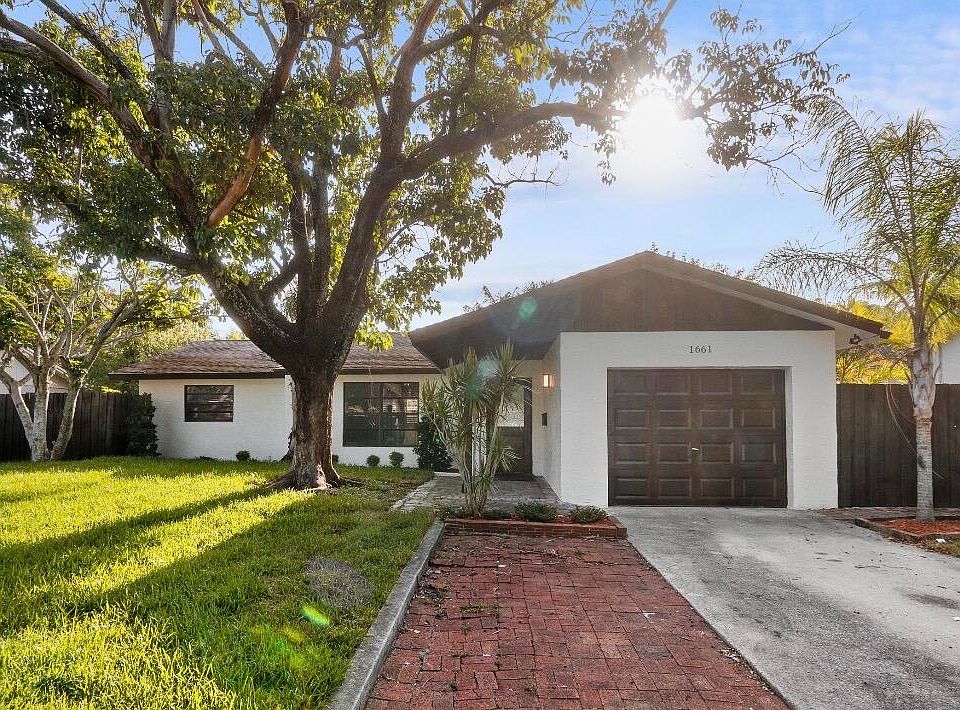 1st image of 1661 NW 1st Avenue
