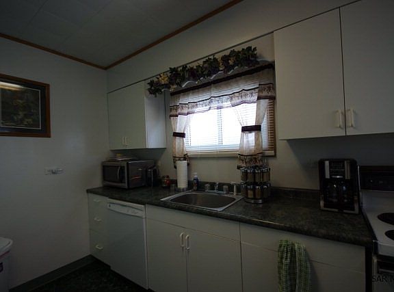 2nd image of 1255 Caroline St