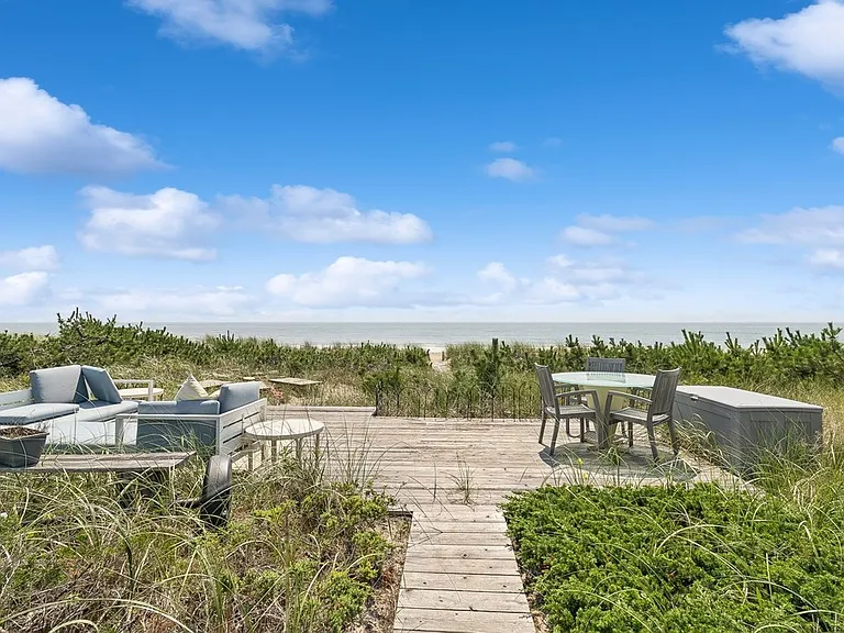323 Marine Blvd — Photo 1