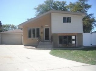 14932 Mission Ct, Oak Forest, IL 60452