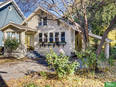 911 N 50th St, Omaha, NE, 68132