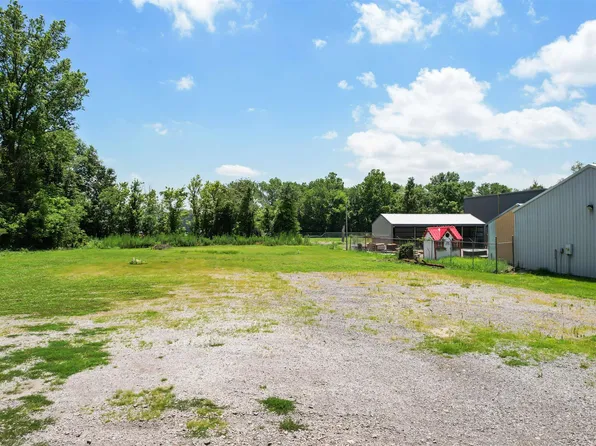 307 E Boyton St, Marion, IL 62959