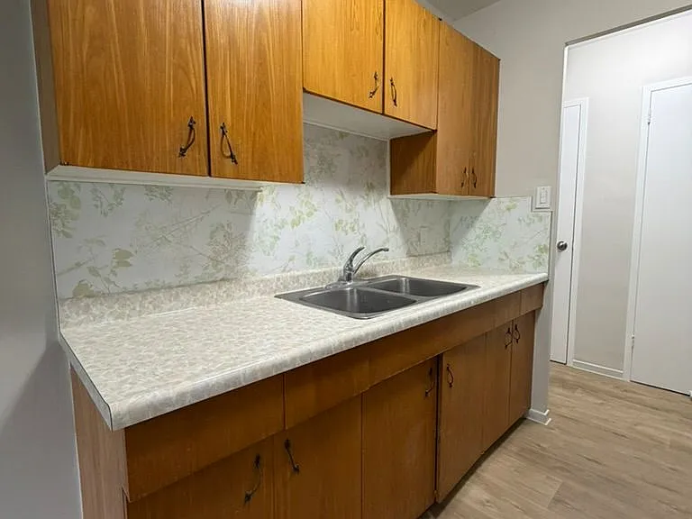 73 Albert St #8 — Photo 3