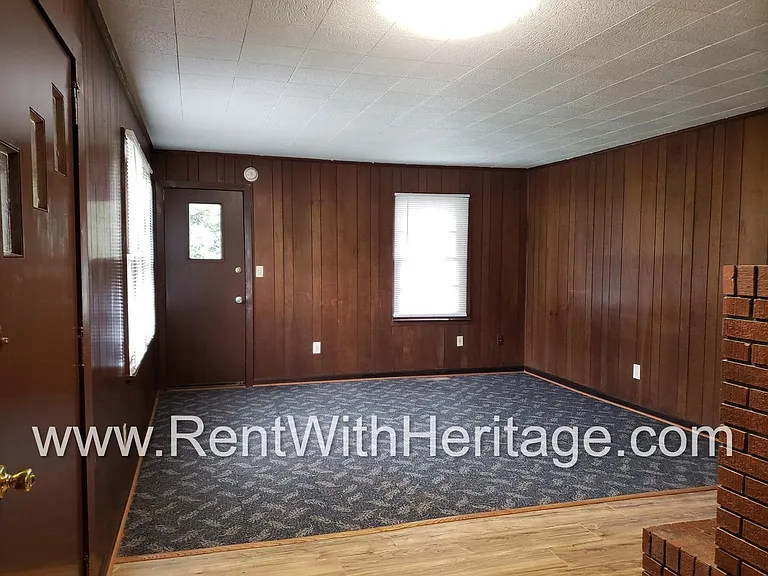 11931 Veterans Memorial Hwy — Photo 11