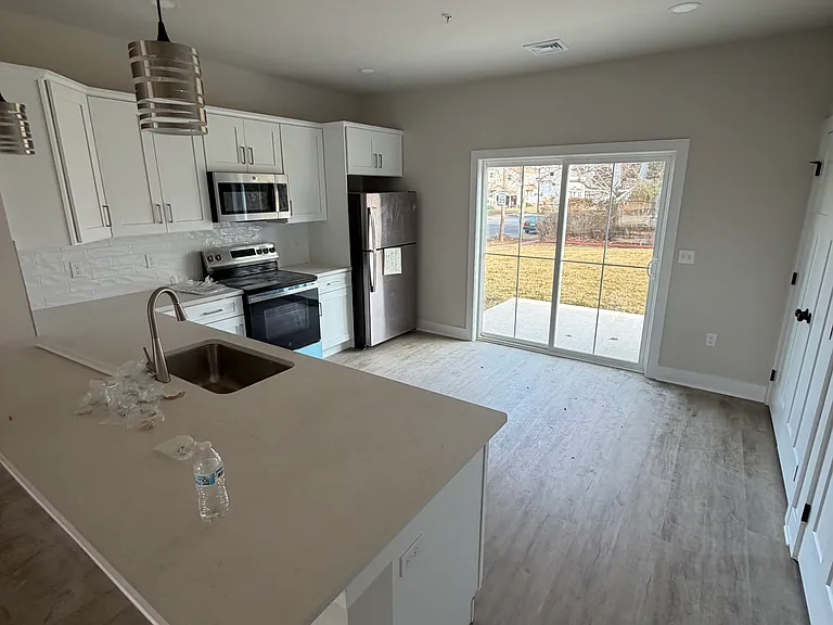 1411 Greenview Dr #22 — Photo 5
