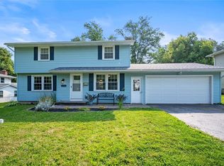 292 Summit Hill Dr, Rochester, NY 14612